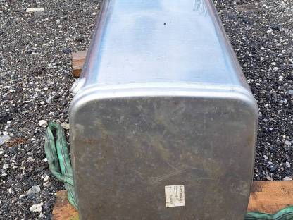 Bild 4:LKW Kraftstofftank SMA Serbat 550 l