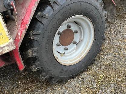 Bild 2:Futtermischwagen RMH 280c