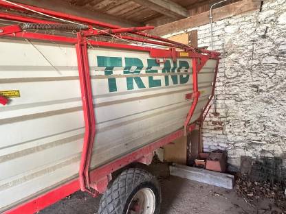 Bild 3:Pöttinger Trend Ladewagen