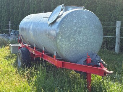 Bild 4:4.000 l Wassertank mit Anhänger – verzinkt & fahrbereit