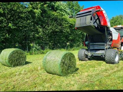 Bild 2:Rundballenpressen Pöttinger Impress 155 V Pro