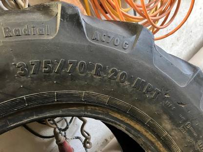 Bild 3:Traktorreifen 375/70 R 20