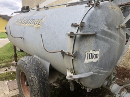 Bild 3:Güllefass VACUMAT 4000