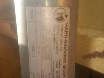 Bild 2:Suche Dämpfer für Tieflader