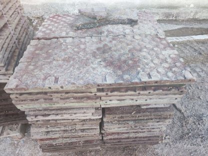 Bild 3:Robuste Fallschutzmatten – rechteckig – ideal für Pferde