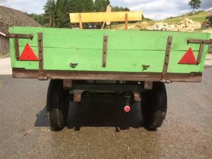 Bild 3:Leichter Traktoranhänger