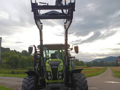 Claas Arion 420