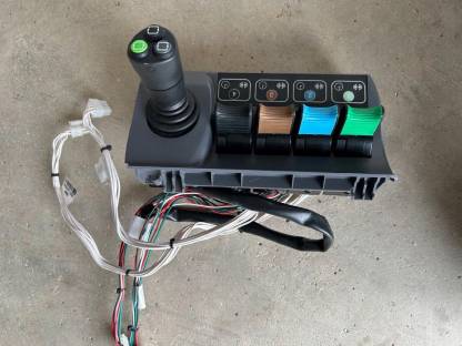 Bild 2:Bedienelement el.-hydr. Stg.