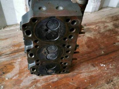 Bild 2:Steyr 8055-8065 Zylinderkopf