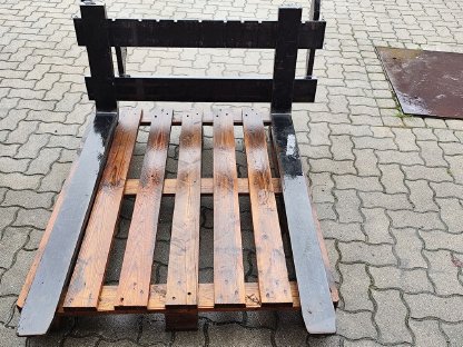 Bild 4:Weidemann Schaufel und Palettengabel mit Euro