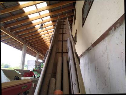 Bild 2:Ballenförderband