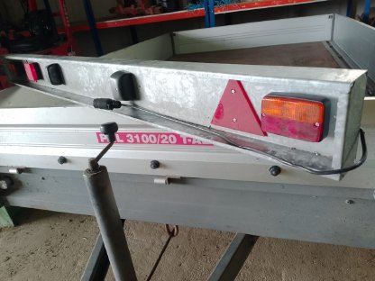 Bild 2:Lampenträger steckerfertig