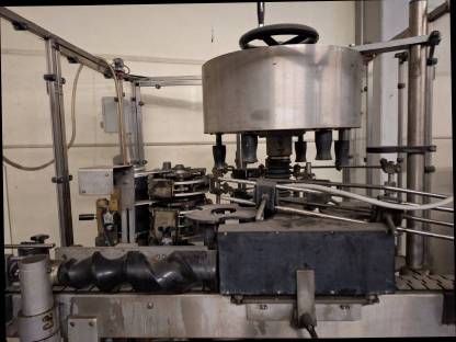 Bild 2:Leimetikettiermaschine