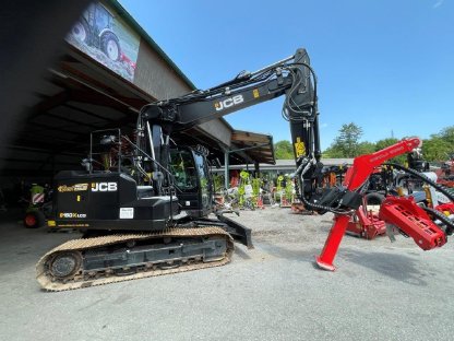 Verkauf Bagger JCB 150X samt Harvester