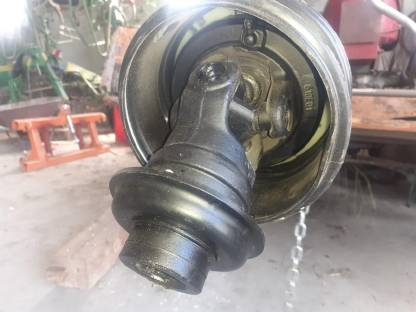 Bild 2:Weitwinkelzapfwelle Original zu Pöttinger Doppelschwader