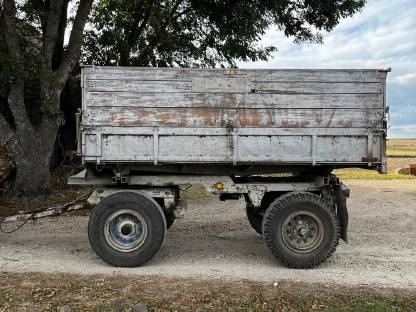 Bild 4:Zweiachs-Dreiseitenkipper