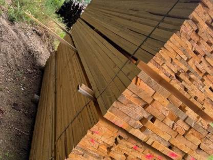 Bild 2:Bretter sägerau