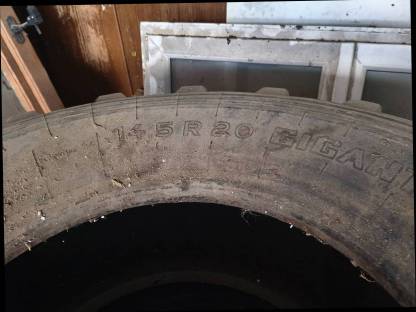 Bild 2:Reifen mit Felgen Steyr Lindner