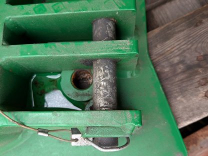 Bild 3:Schneepflugplatte für John Deere 6R Modelle