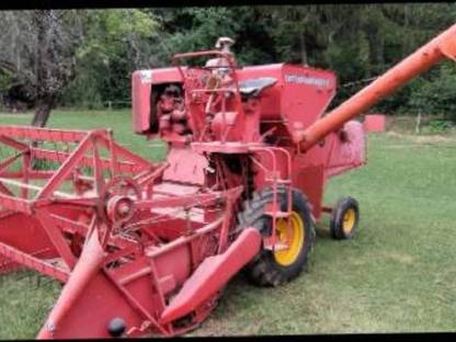 Bild 4:Massey Ferguson 31-6 Mähdrescher