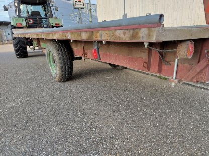 Bild 2:Anhänger Einachs