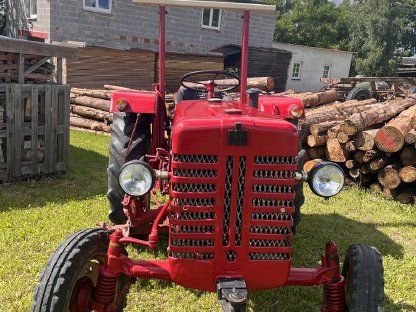 Bild 3:McCormick Farmall D 324