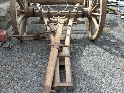 Holzpferdewagen / Kutschfahrgestell mit Eisenbereifung