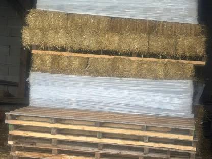 Bild 2:Kleine Heu- und Strohballen