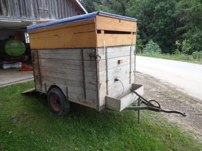 Viehanhänger mit Beleuchtung