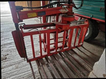 Kuhn Siloblockschneider