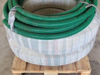 Bild 8:Güllefass BAUER POLY 185 TL mit 15 m Schleppschlauch