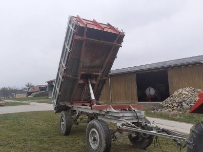 Bild 2:3-Seiten-Kipper