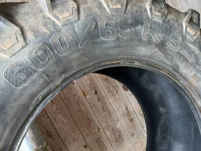 Bild 2:Traktorreifen