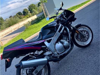 Bild 3:Yamaha FZR 500 Oldtimer mit Pickerl neu