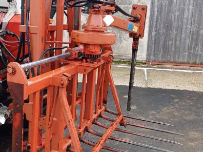 Bild 2:Siloblockschneider Blockschneider Kuhn