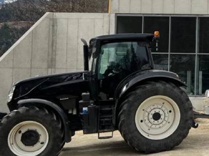 Traktor New Holland T7 270 AC