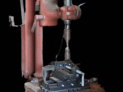 Große Ständerbohrmaschine