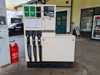 Bild 2:Zapfsäule Tankstelle Kraftstoffzapfanlage