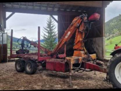 Bild 2:Forstanhänger mit Penz Kran