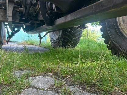 Bild 3:Schneepflugplatte mit Unterzug Steyr 9000