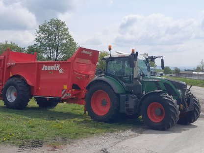 Bild 8:Düngerstreuer