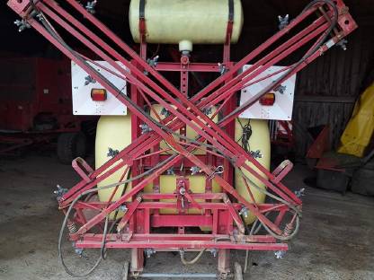 Bild 2:Pflanzenschutzspritze Hardi NK 800