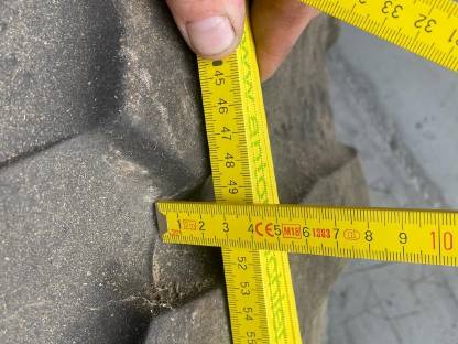 Bild 2:Pirelli und Michelin Traktorreifen