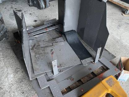 Bild 9:Forst Unterbodenschutz Fendt 300 Vario Typ 339