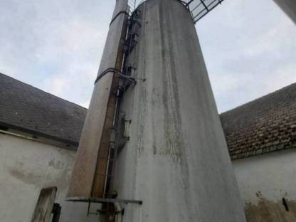 Bild 2:Hochsilo Epple inkl. Zubehör, Silofräse und Blasius