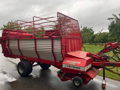 Pöttinger Ladewagen Ernteboss 2