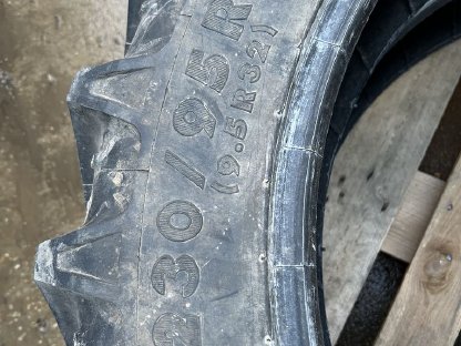 Kulturreifen 230/95R32 (9.5R32)