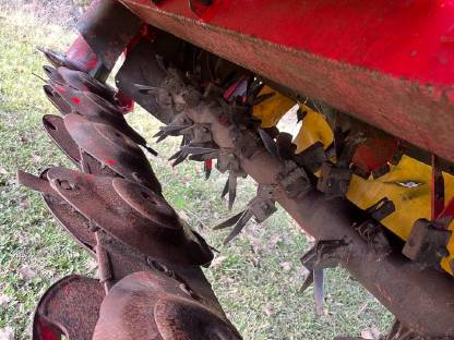 Bild 7:Pöttinger Novacat 306F Scheibenmähwerk Frontmähwerk