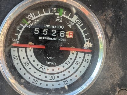 Bild 2:Steyr 8090 Allrad mit Frontlader