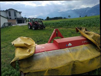 Bild 2:Pöttinger Nova Alpin 266 Frontmähwerk
